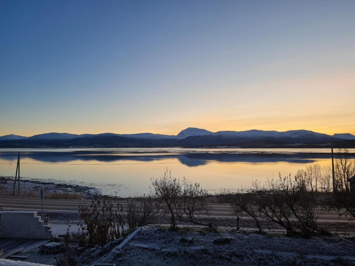 Cosy Nordic Apartment Tromso Bagian luar foto
